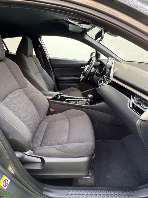 TOYOTA C-HR 122H DYNAMIC 2WD E-CVT RC18 hybride GARANTIE 12 MOIS 