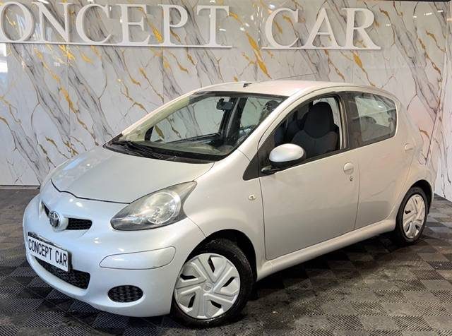 TOYOTA AYGO 1.4 TURBO DIESEL 2010 - 70 700kms - Premier Main - Distrib ok - Suivit TOYOTA