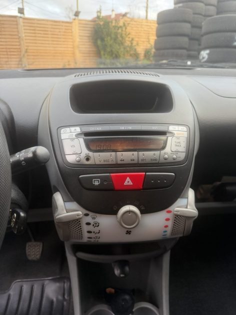 TOYOTA AYGO 1.4 TURBO DIESEL 2010 - 70 700kms - Premier Main - Distrib ok - Suivit TOYOTA