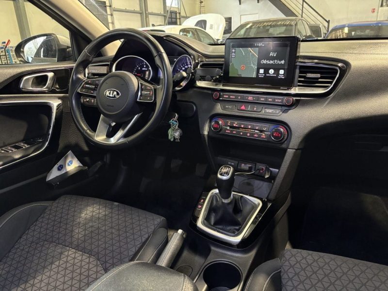 KIA CEED 3 1.6 CRDI - 16V TURBO CARPLAY / LINE ASSIST /  CLIMATISATION BI-ZONE