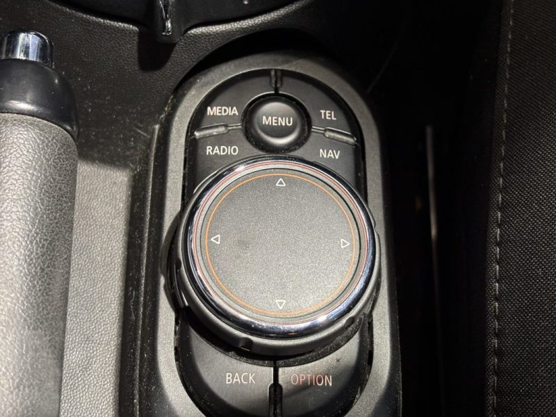 MINI MINI III JOHN COOPER WORKS 231CH EXCLUSIVE TOIT OUVRANT PANORAMIQUE / CARPLAY / CAMÉRA DE RECUL