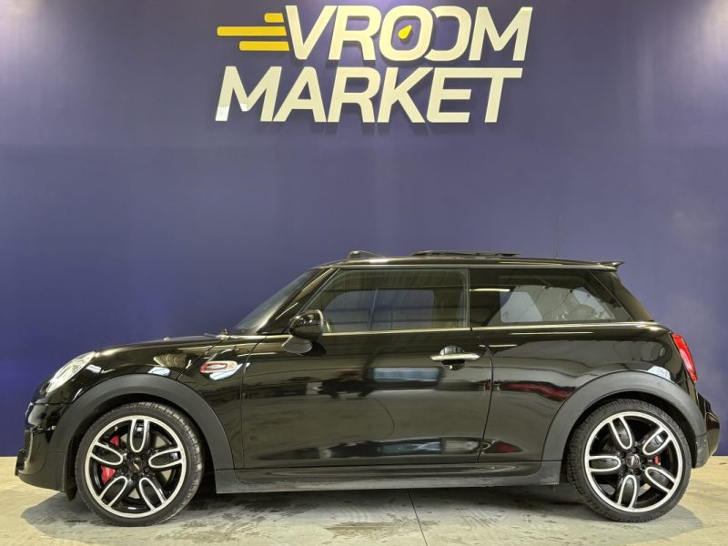 MINI MINI III JOHN COOPER WORKS 231CH EXCLUSIVE TOIT OUVRANT PANORAMIQUE / CARPLAY / CAMÉRA DE RECUL