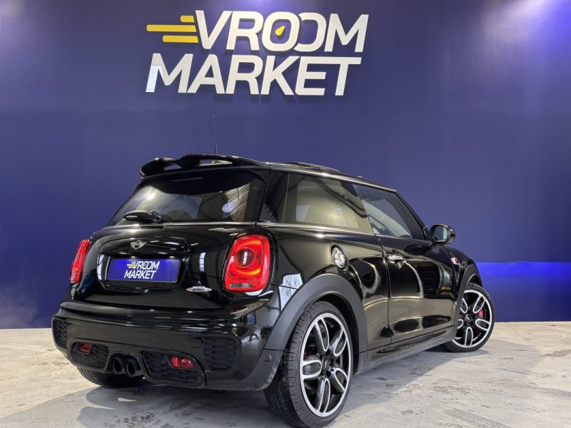 MINI MINI III JOHN COOPER WORKS 231CH EXCLUSIVE TOIT OUVRANT PANORAMIQUE / CARPLAY / CAMÉRA DE RECUL