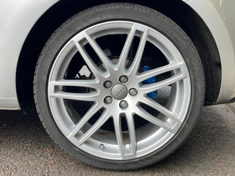 AUDI A1 1.6 TDI 105CH FAP S-LINE