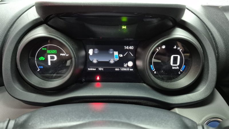 TOYOTA YARIS CROSS SUV HYBRIDE 116cv DYNAMIC BUSINESS/1 ERE MAIN/TVA RECUP/EXPORT POSSIBLE