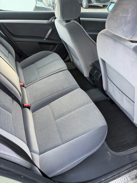 PEUGEOT 407 1.6 HDI 110 berline climatisation