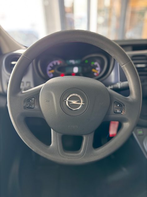 OPEL VIVARO 1.6 CDTI 120 CH – L1H1 – Chaine de distribution – 86 000 KM – GARANTIE 12 MOIS -Attelage