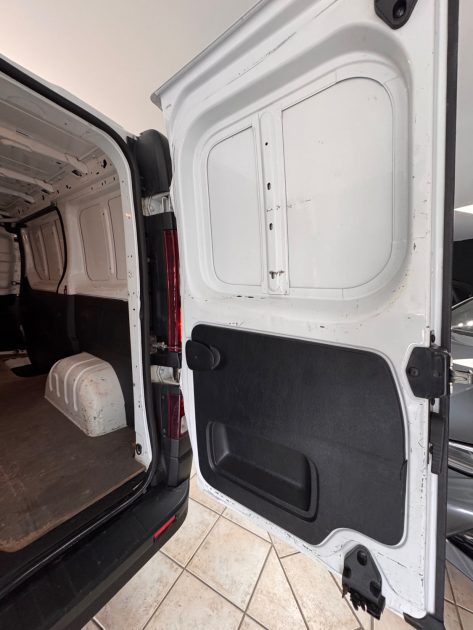 OPEL VIVARO 1.6 CDTI 120 CH – L1H1 – Chaine de distribution – 86 000 KM – GARANTIE 12 MOIS -Attelage