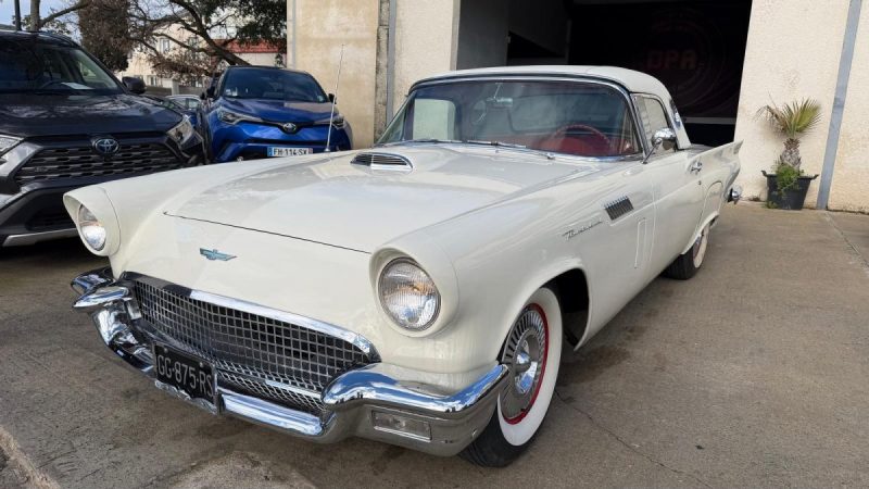 FORD THUNDERBIRD 1957 THUNDERBIRD + Hardtop