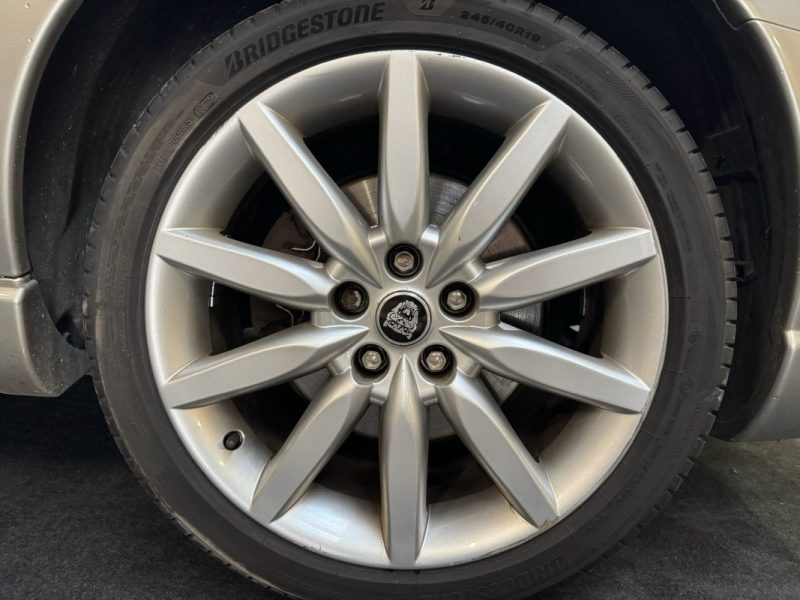 JAGUAR XK8 COUPE 4.2 305 BVA SPIRIT OF LEGENDS PACK CARBON 2005