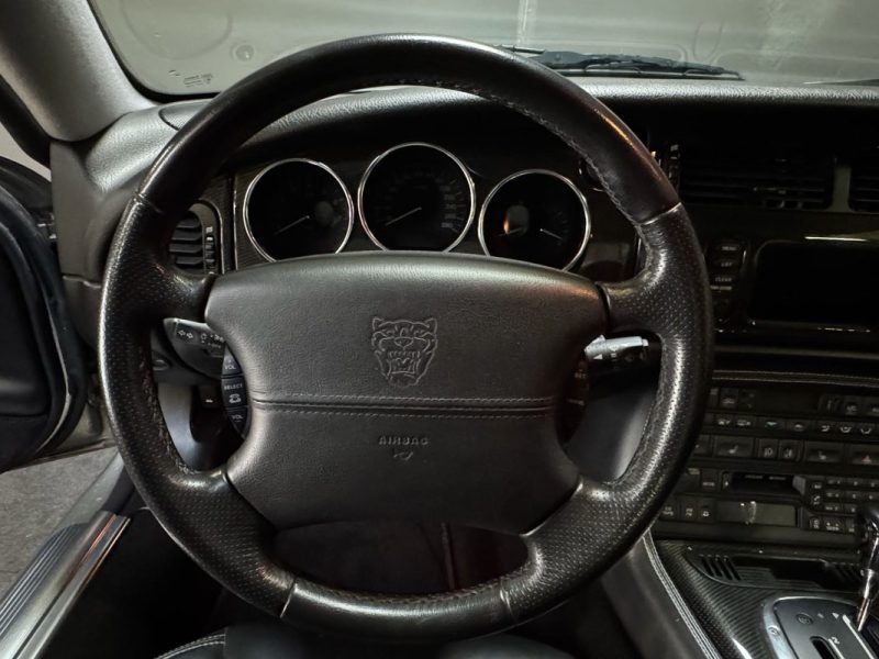 JAGUAR XK8 COUPE 4.2 305 BVA SPIRIT OF LEGENDS PACK CARBON 2005