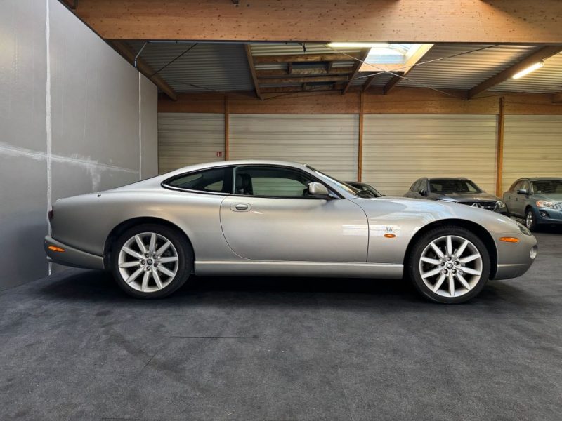 JAGUAR XK8 COUPE 4.2 305 BVA SPIRIT OF LEGENDS PACK CARBON 2005