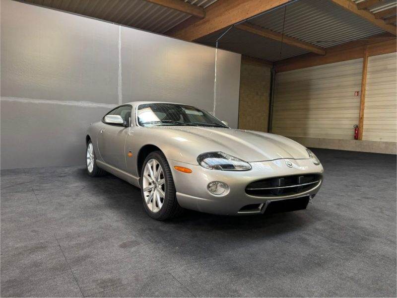 JAGUAR XK8 COUPE 4.2 305 BVA SPIRIT OF LEGENDS PACK CARBON 2005