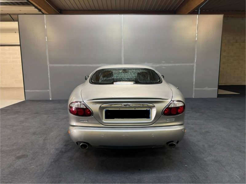 JAGUAR XK8 COUPE 4.2 305 BVA SPIRIT OF LEGENDS PACK CARBON 2005