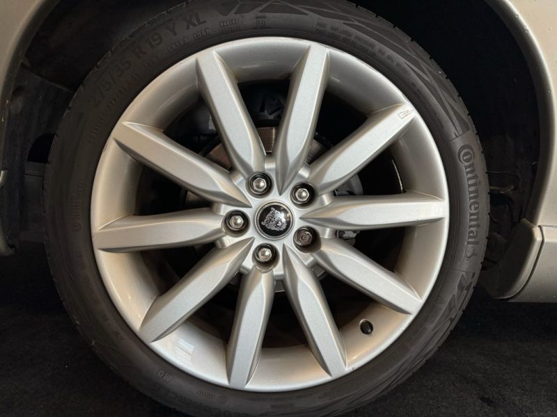 JAGUAR XK8 COUPE 4.2 305 BVA SPIRIT OF LEGENDS PACK CARBON 2005