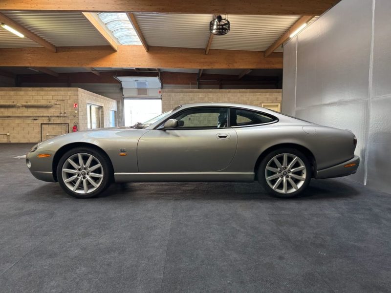 JAGUAR XK8 COUPE 4.2 305 BVA SPIRIT OF LEGENDS PACK CARBON 2005
