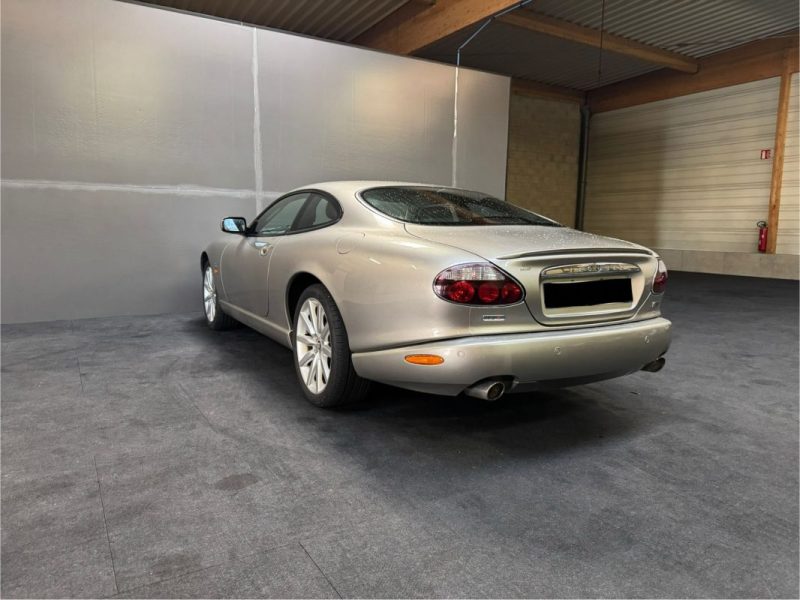 JAGUAR XK8 COUPE 4.2 305 BVA SPIRIT OF LEGENDS PACK CARBON 2005