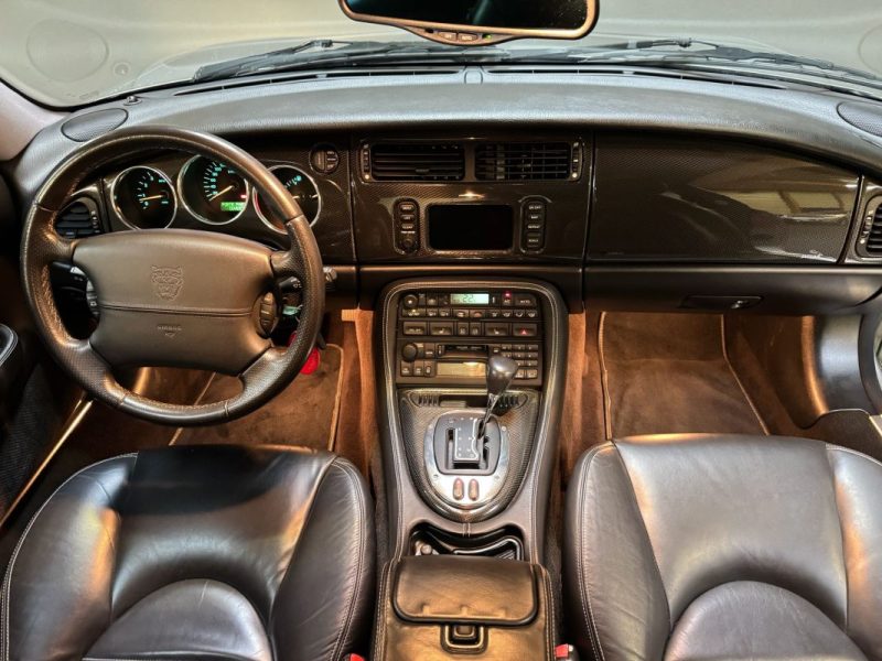 JAGUAR XK8 COUPE 4.2 305 BVA SPIRIT OF LEGENDS PACK CARBON 2005