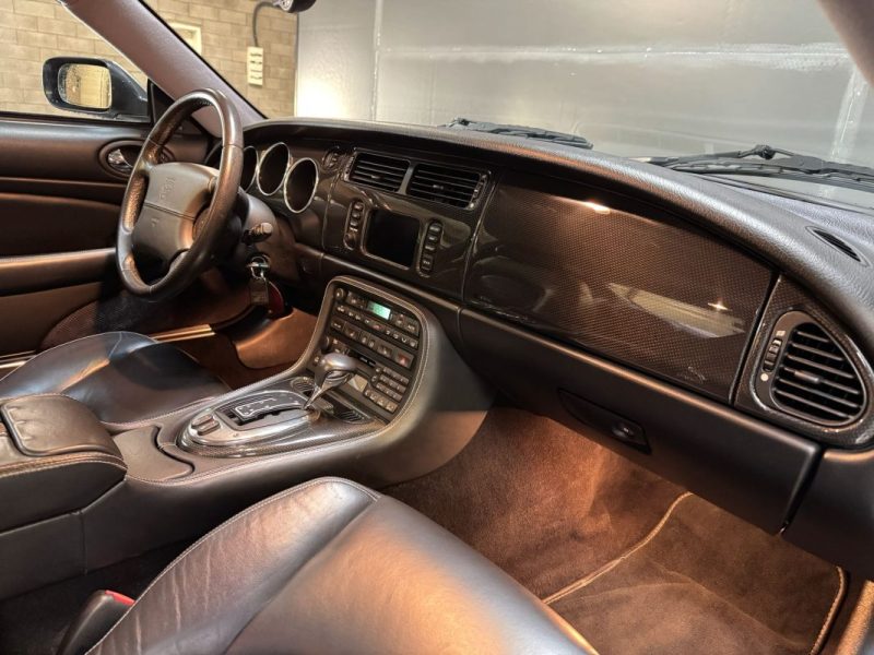 JAGUAR XK8 COUPE 4.2 305 BVA SPIRIT OF LEGENDS PACK CARBON 2005