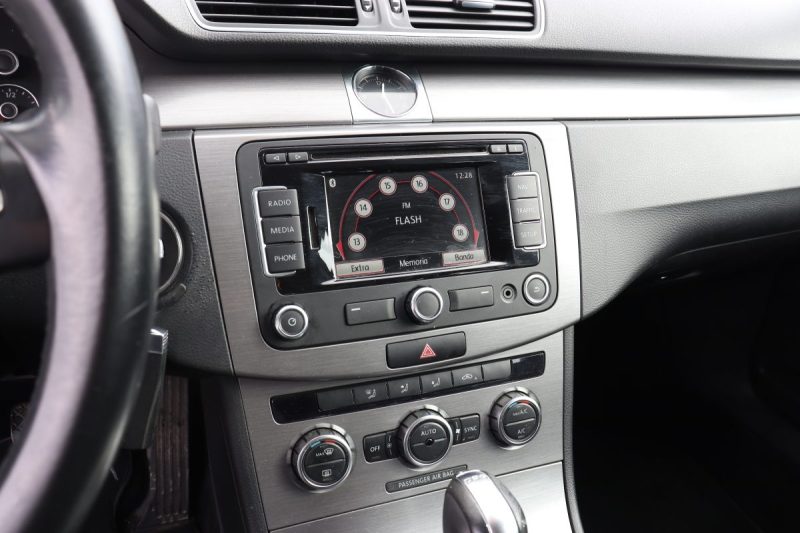 VOLKSWAGEN PASSAT VARIANT  2.0 TDI 140ch DSG BlueMotion Confortline