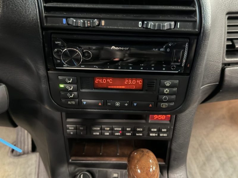 BMW SERIE 3 E36 COUPE 328 i 2.8 i 193 Cv BOITE AUTO CUIR TOIT OUVRANT ORIGINE FRANCE - Garantie 1 an