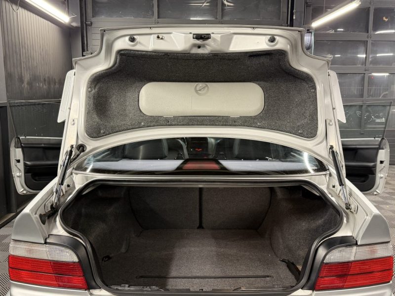 BMW SERIE 3 E36 COUPE 328 i 2.8 i 193 Cv BOITE AUTO CUIR TOIT OUVRANT ORIGINE FRANCE - Garantie 1 an
