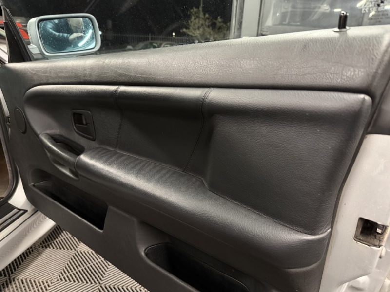 BMW SERIE 3 E36 COUPE 328 i 2.8 i 193 Cv BOITE AUTO CUIR TOIT OUVRANT ORIGINE FRANCE - Garantie 1 an