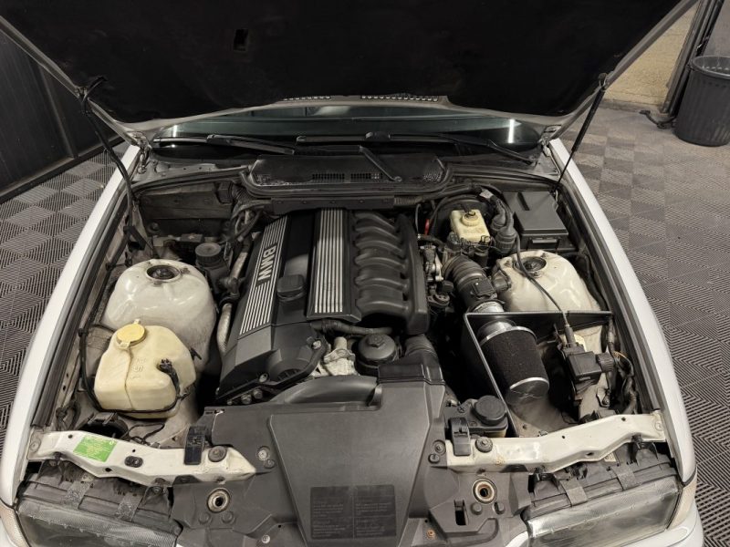 BMW SERIE 3 E36 COUPE 328 i 2.8 i 193 Cv BOITE AUTO CUIR TOIT OUVRANT ORIGINE FRANCE - Garantie 1 an