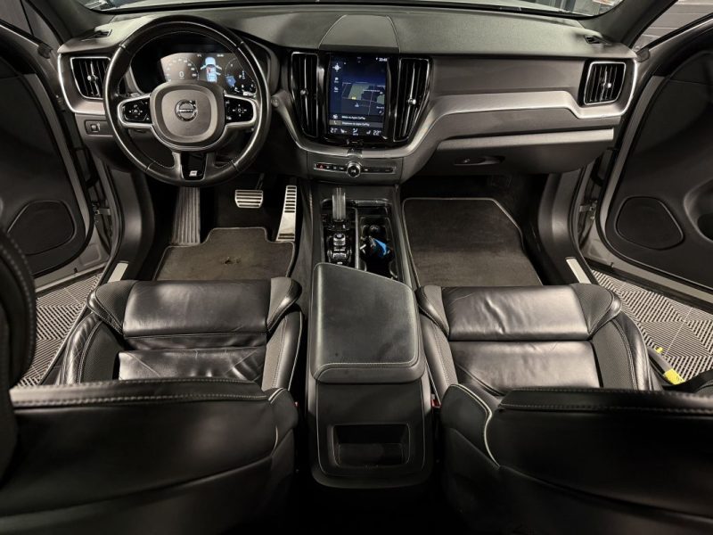 VOLVO XC60 II B4 R-DESIGN 2.0 TDi Mild Hybrid 197 Cv 4x4 BVA8 1ERE MAIN ATTELAGE - GARANTIE 1 AN