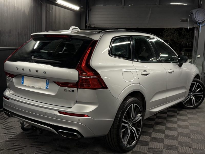 VOLVO XC60 II B4 R-DESIGN 2.0 TDi Mild Hybrid 197 Cv 4x4 BVA8 1ERE MAIN ATTELAGE - GARANTIE 1 AN