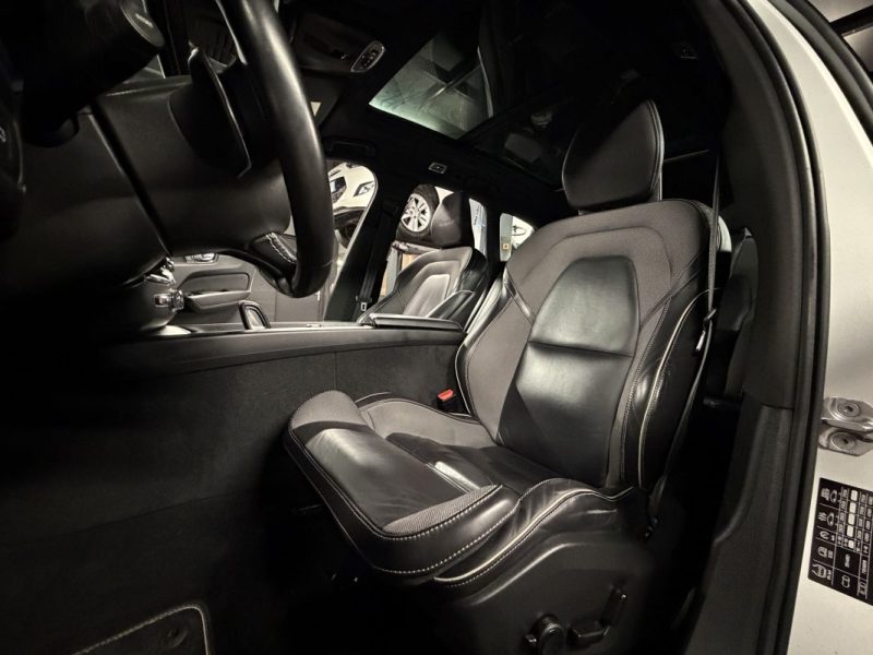 VOLVO XC60 II B4 R-DESIGN 2.0 TDi Mild Hybrid 197 Cv 4x4 BVA8 1ERE MAIN ATTELAGE - GARANTIE 1 AN