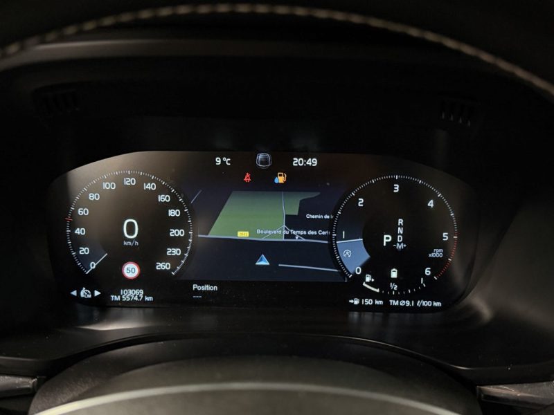 VOLVO XC60 II B4 R-DESIGN 2.0 TDi Mild Hybrid 197 Cv 4x4 BVA8 1ERE MAIN ATTELAGE - GARANTIE 1 AN