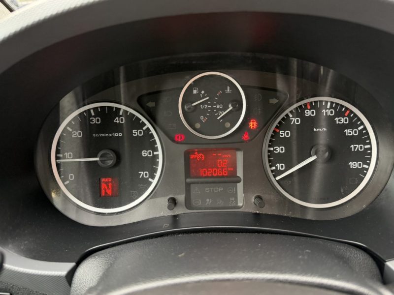 PEUGEOT PARTNER II 1.6 E HDI 90 Cv BOITE AUTOMATIQUE / 3 PLACES CRIT AIR 2 - GARANTIE 1 AN