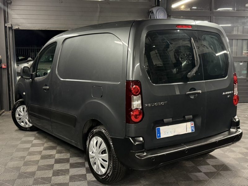 PEUGEOT PARTNER II 1.6 E HDI 90 Cv BOITE AUTOMATIQUE / 3 PLACES CRIT AIR 2 - GARANTIE 1 AN