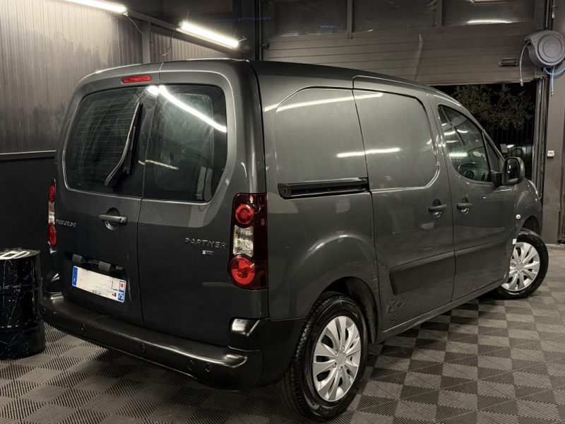 PEUGEOT PARTNER II 1.6 E HDI 90 Cv BOITE AUTOMATIQUE / 3 PLACES CRIT AIR 2 - GARANTIE 1 AN