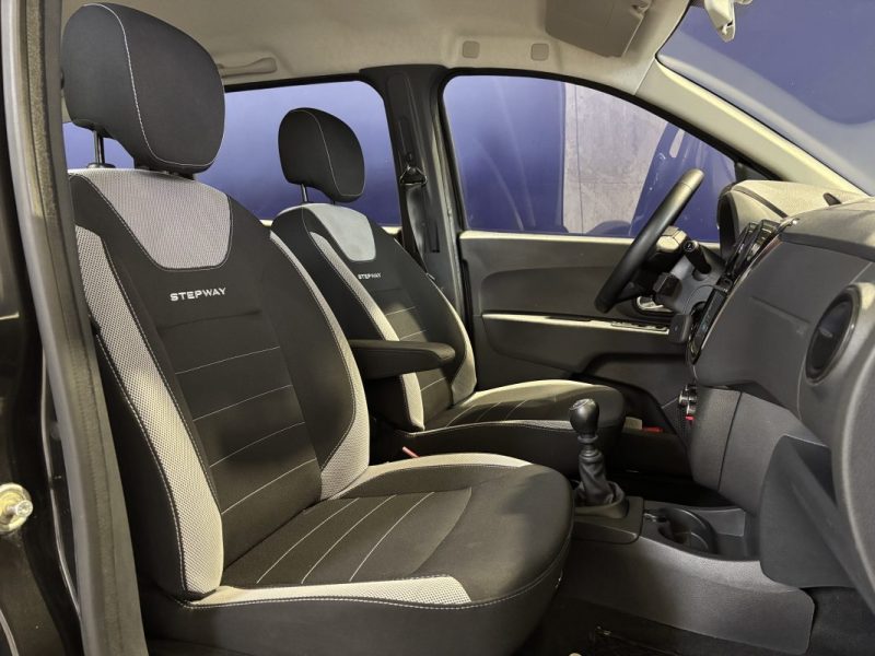 DACIA LODGY 1.5 BLUE DCI 115CH TECHROAD 7 PLACES CARPLAY / ISOFIX / BOITE 6 