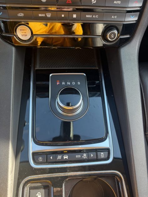 JAGUAR F-PACE 20D PURE 2018 - 56 102Kms - BVA - Premier Main - Suivit JAGUAR