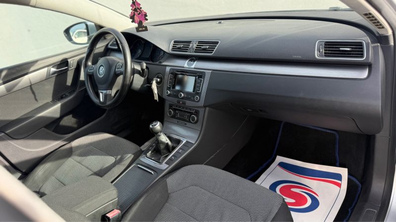 VOLKSWAGEN PASSAT 1.6 TDI 105 TRENDLINE BLUEMOTION TECHNOLOGY 2011
