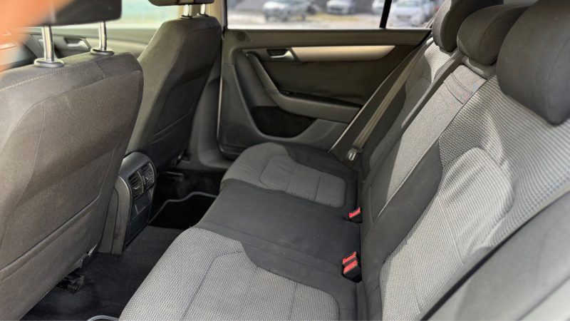 VOLKSWAGEN PASSAT 1.6 TDI 105 TRENDLINE BLUEMOTION TECHNOLOGY 2011