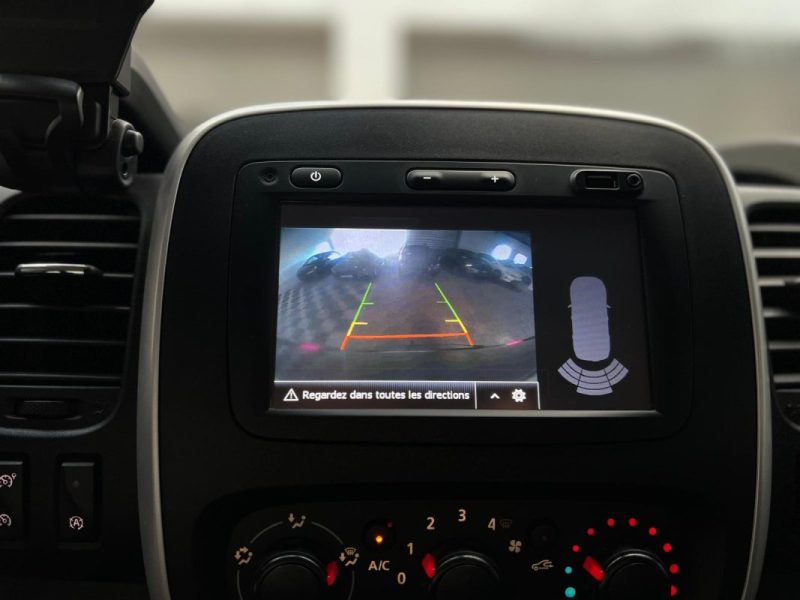 A PARTIR DE 253€/MOIS  NISSAN NV300 DCI 120CH N-CONNECTA 8 PLACE