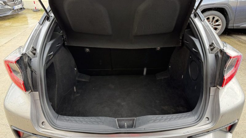 TOYOTA C-HR 122H COLLECTION 2WD 2018