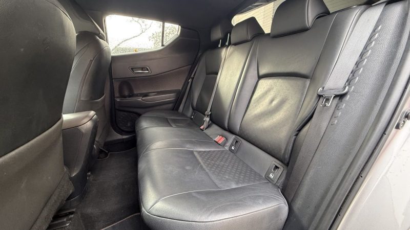 TOYOTA C-HR 122H COLLECTION 2WD 2018