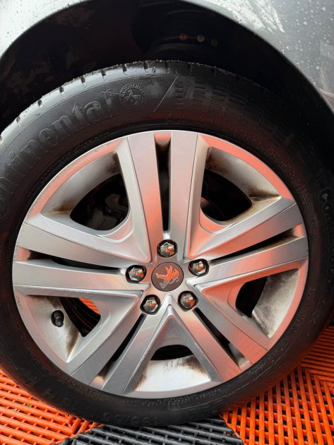 PEUGEOT 208 1.6 blueHDI 75 STYLE - 5 PORTES 