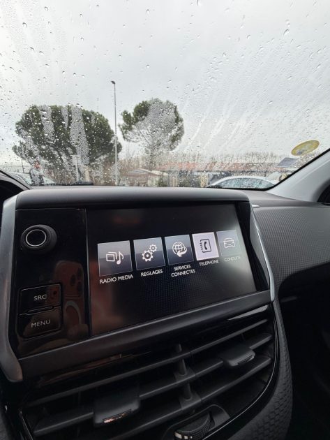 PEUGEOT 208 1.6 blueHDI 75 STYLE - 5 PORTES 