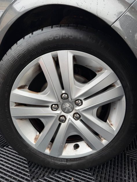 PEUGEOT 208 1.6 blueHDI 75 STYLE - 5 PORTES 