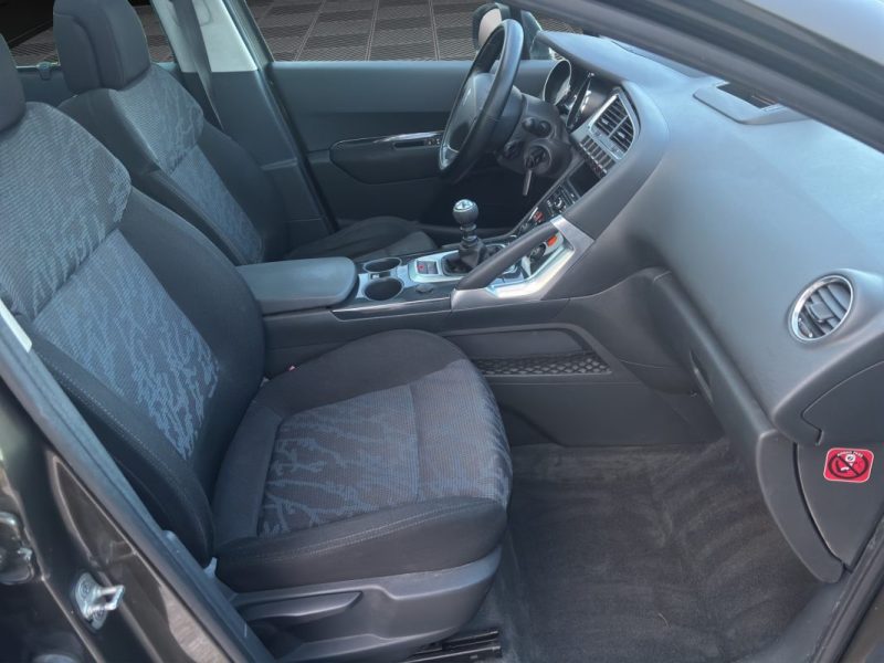 PEUGEOT 3008 1.6 HDI 110 cv Premium