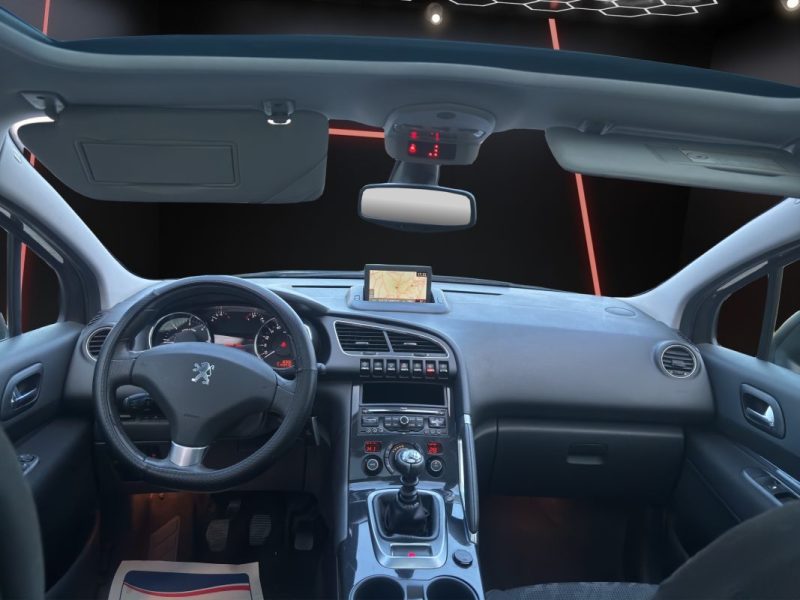 PEUGEOT 3008 1.6 HDI 110 cv Premium