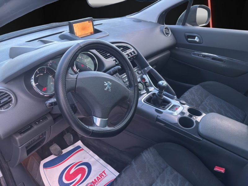 PEUGEOT 3008 1.6 HDI 110 cv Premium