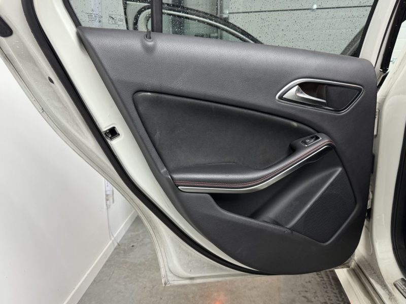 Mercedes-Benz Classe A200d AMG LINE Fascination BVM - Toit Ouvrant - 177.47€/Mois