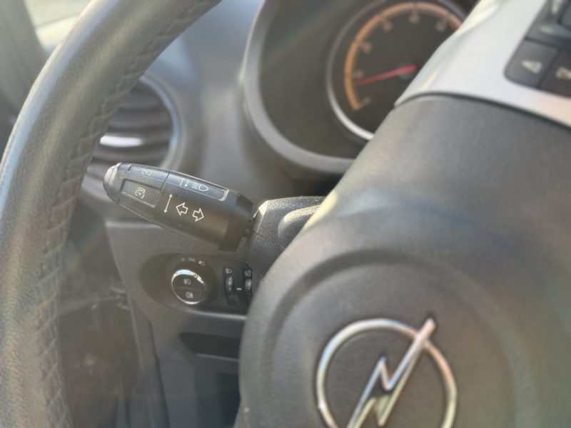 OPEL CORSA 1.2 TWINPORT 85ch ESSENTIA – Clim – Bluetooth – Révisée & Garantie 6 mois